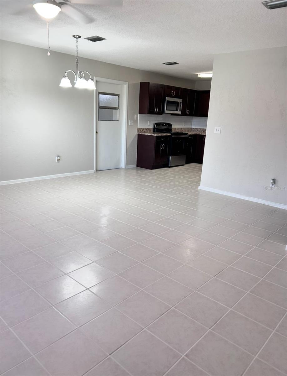 Image 6 of 13 For 2332 2330 India Palm Drive