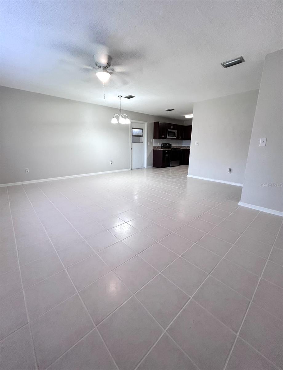 Image 8 of 13 For 2332 2330 India Palm Drive