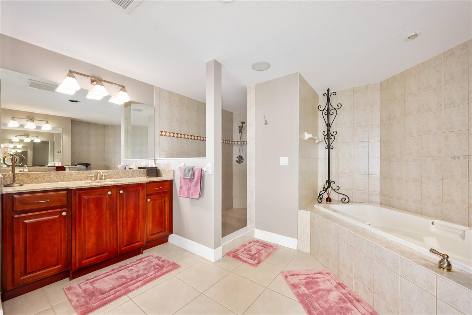 Image 34 of 76 For 3851 Atlantic Avenue 701