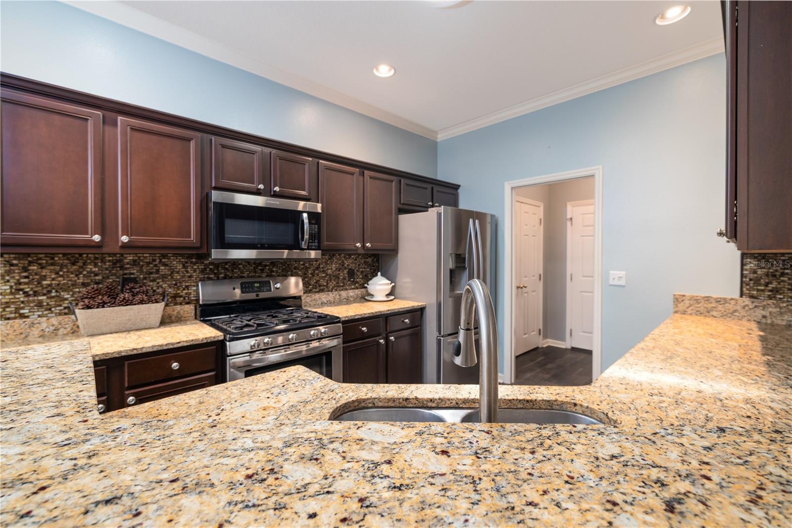 Image 10 of 44 For 107 Wethersfield Court