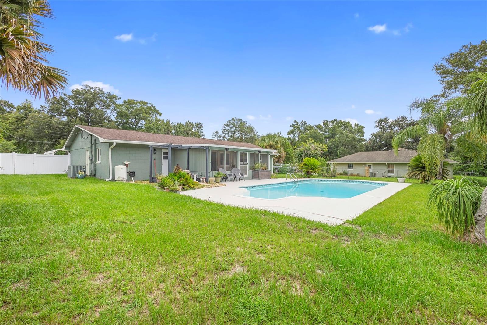 Image 13 of 70 For 124 Lake Molly Avenue