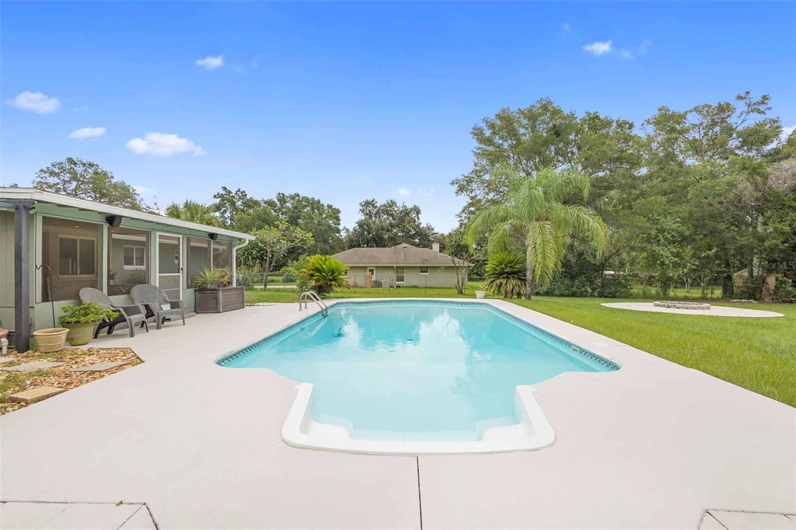 Image 14 of 70 For 124 Lake Molly Avenue