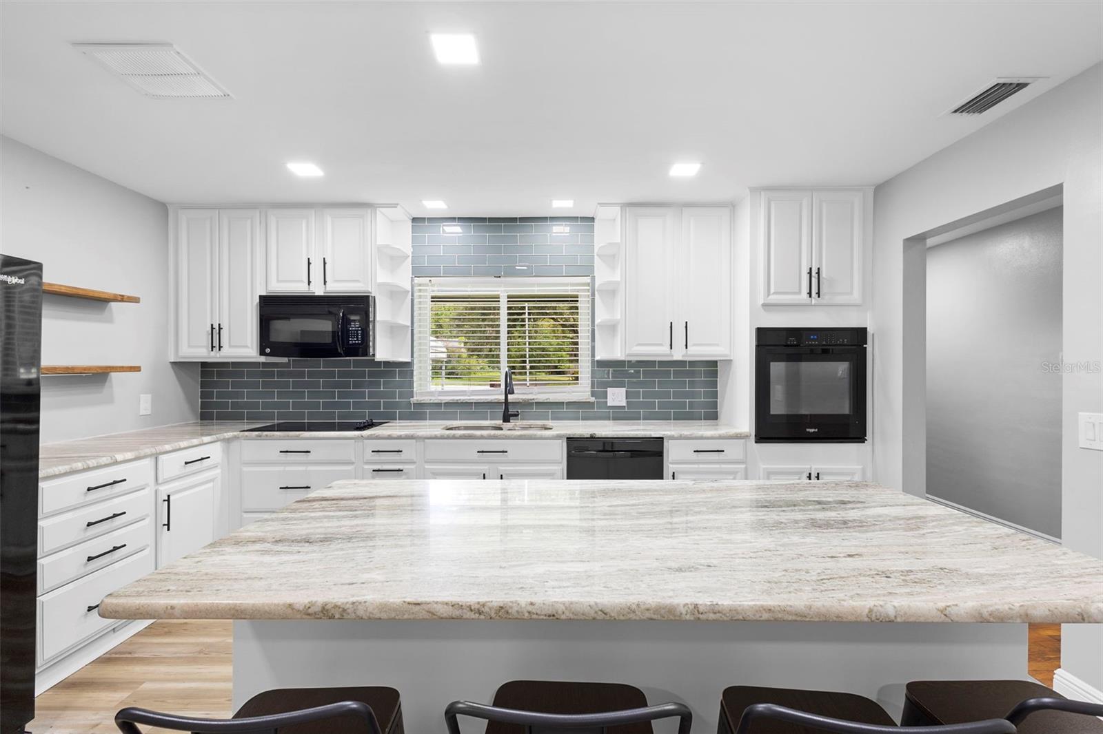 Image 18 of 70 For 124 Lake Molly Avenue