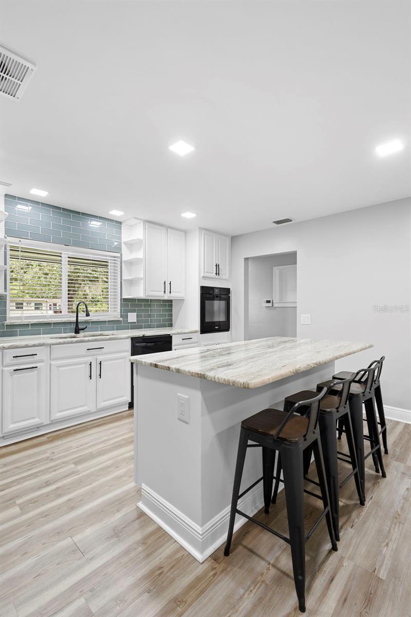 Image 19 of 70 For 124 Lake Molly Avenue