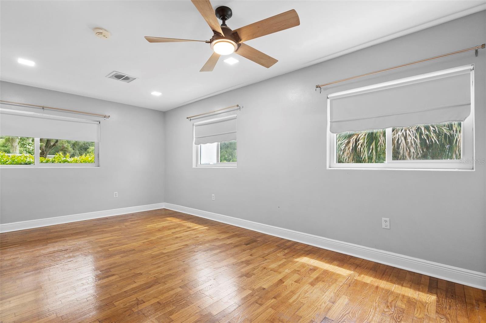 Image 25 of 70 For 124 Lake Molly Avenue