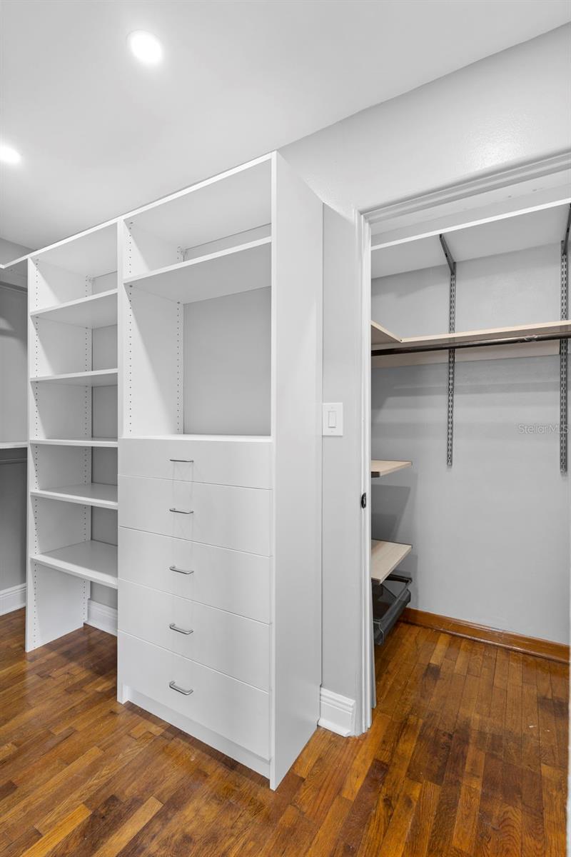 Image 34 of 70 For 124 Lake Molly Avenue