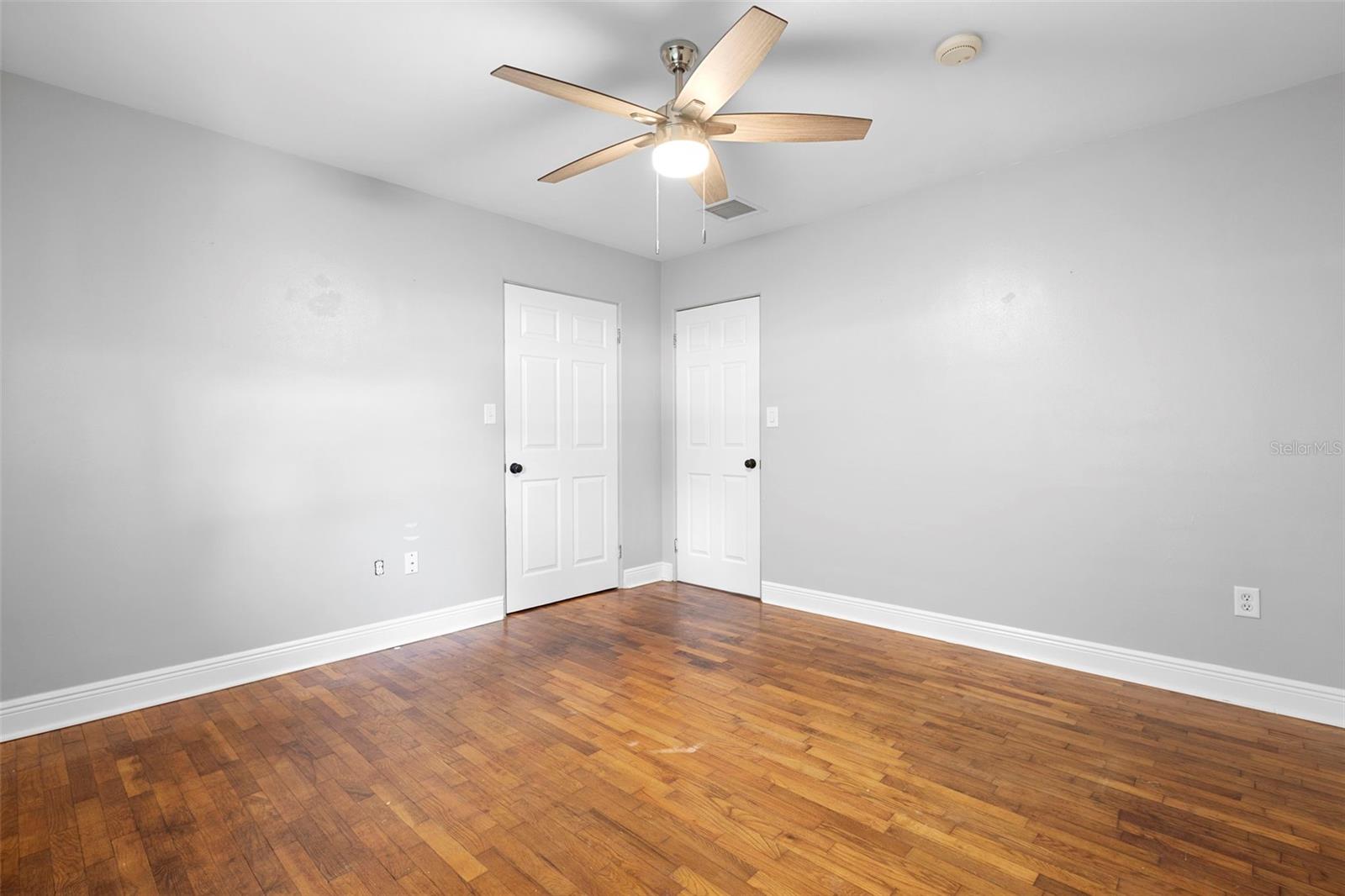 Image 38 of 70 For 124 Lake Molly Avenue