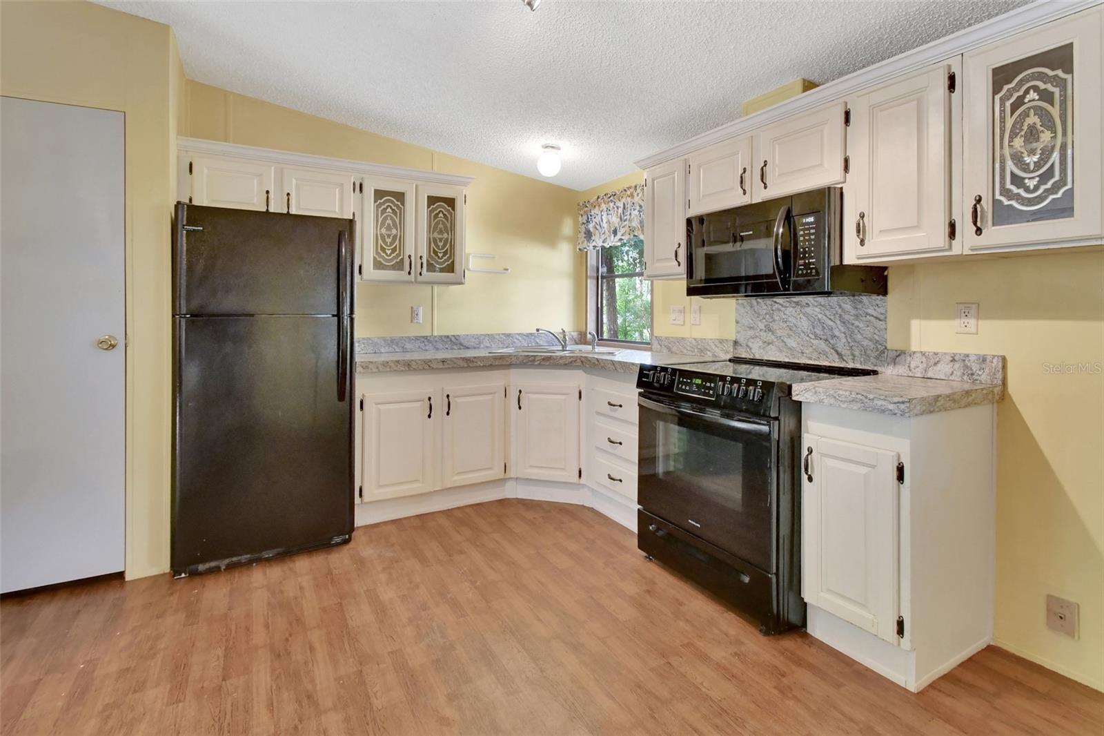 Image 13 of 51 For 27834 Veva Avenue
