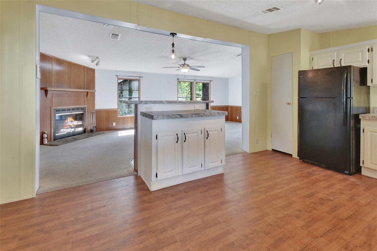 Image 14 of 51 For 27834 Veva Avenue