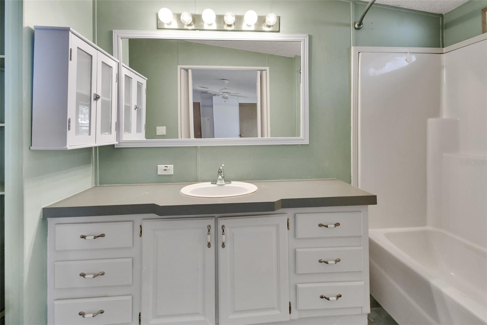 Image 18 of 51 For 27834 Veva Avenue