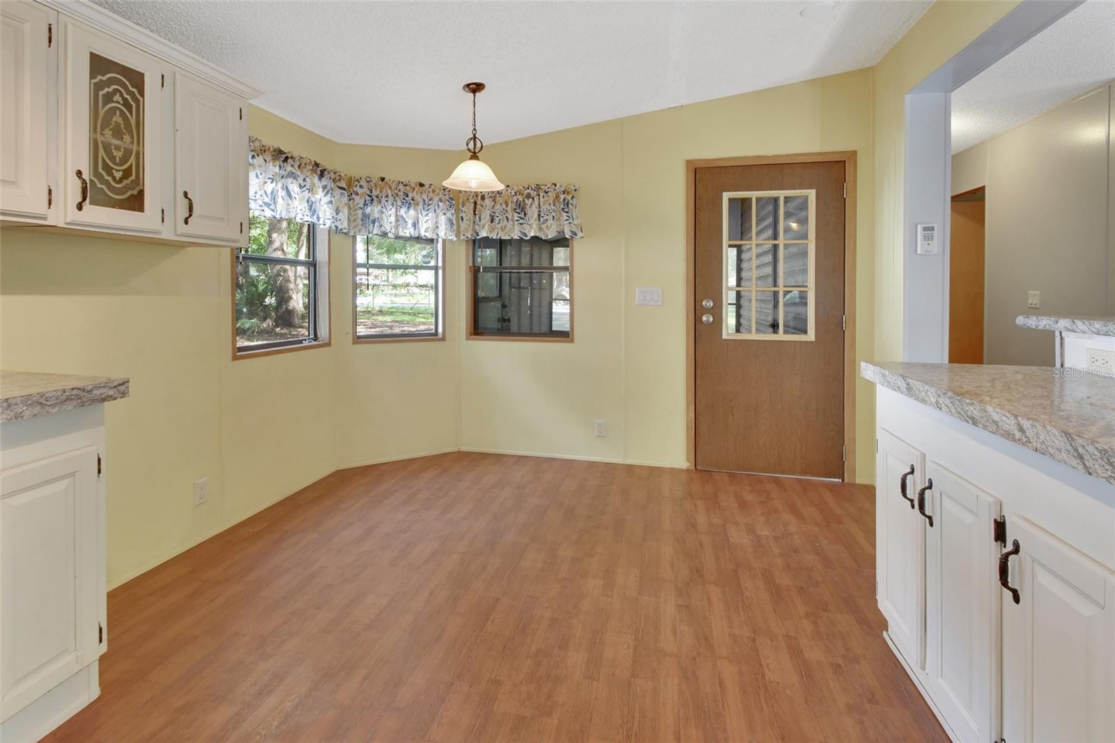 Image 19 of 51 For 27834 Veva Avenue