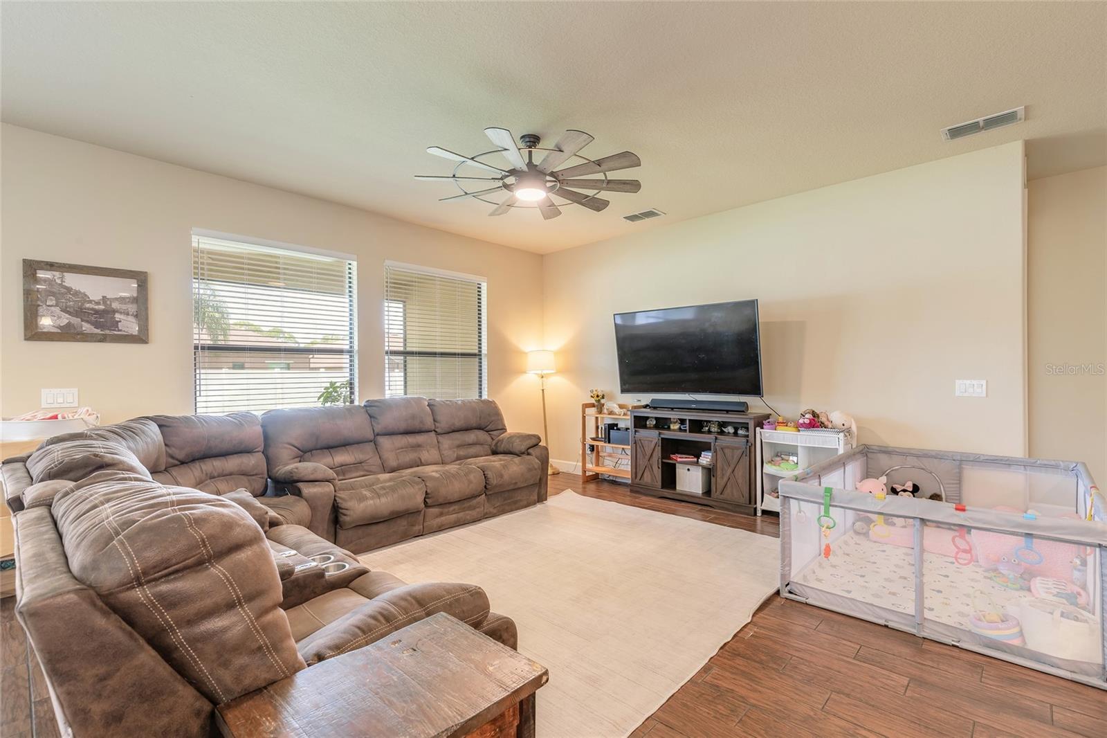 Image 24 of 47 For 1399 Outrigger Circle