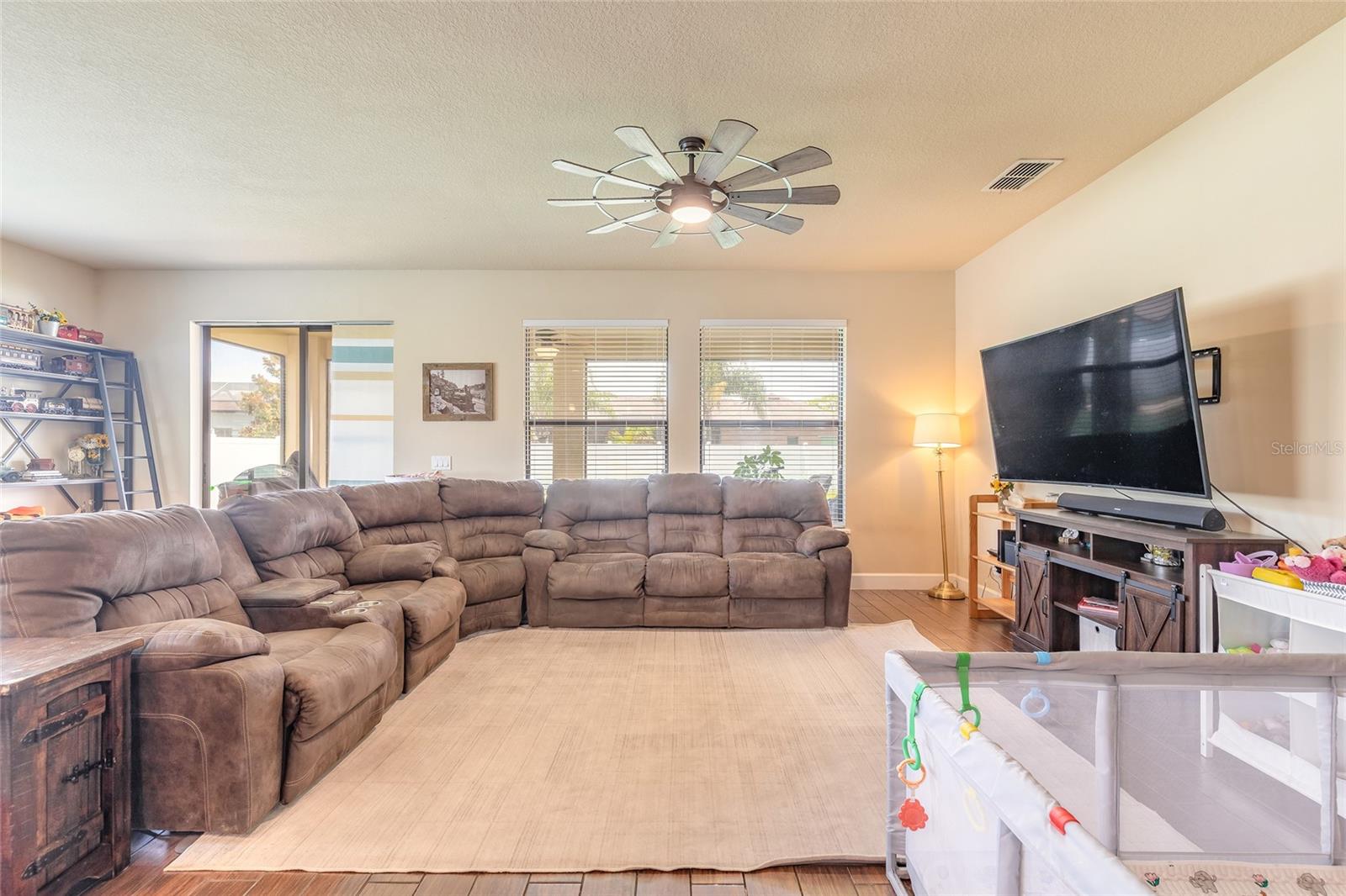 Image 27 of 47 For 1399 Outrigger Circle