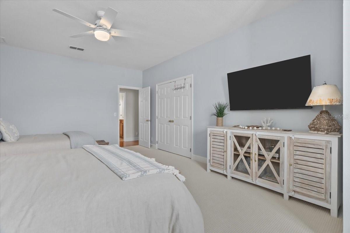 Image 34 of 63 For 118 Birchmont Drive