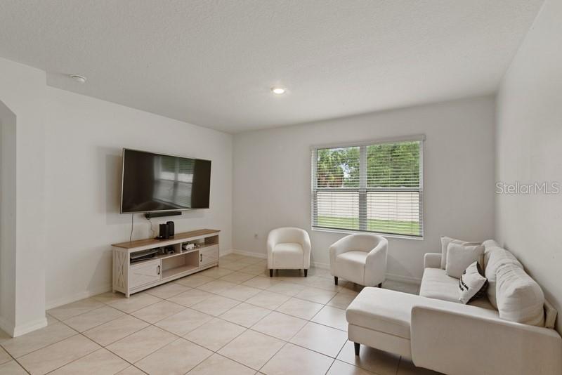 Image 7 of 26 For 5279 Mayor Drive