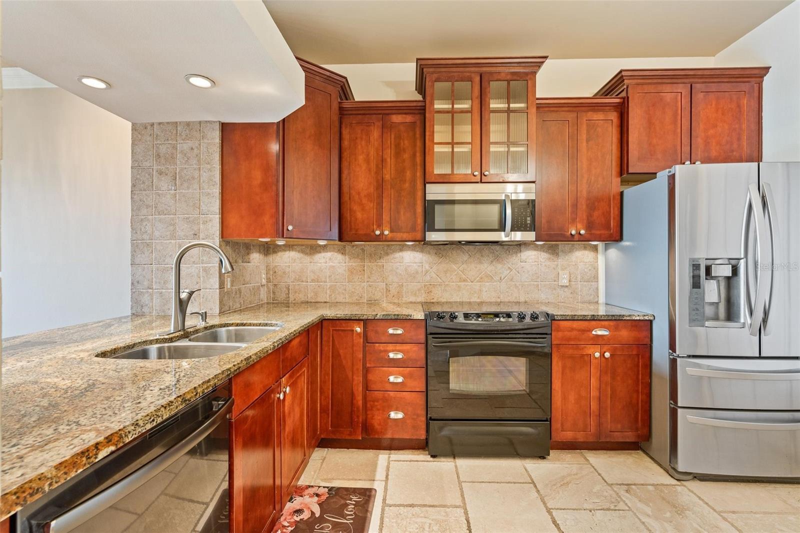 Image 10 of 41 For 467 Hamptoncrest Circle 203