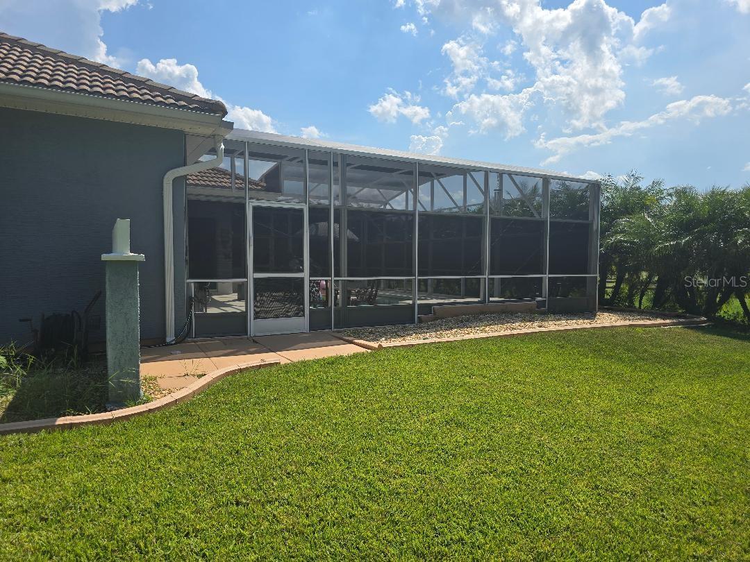 Listing photo id 4 for 3606 Maribella Drive