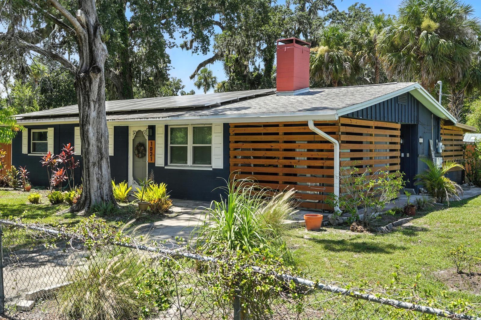 Image 3 of 44 For 1021 Herbert Street