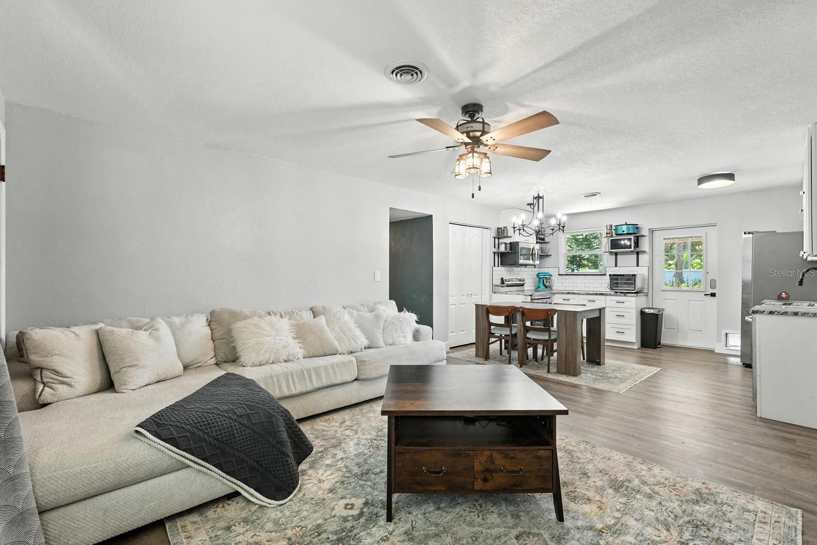 Image 9 of 44 For 1021 Herbert Street