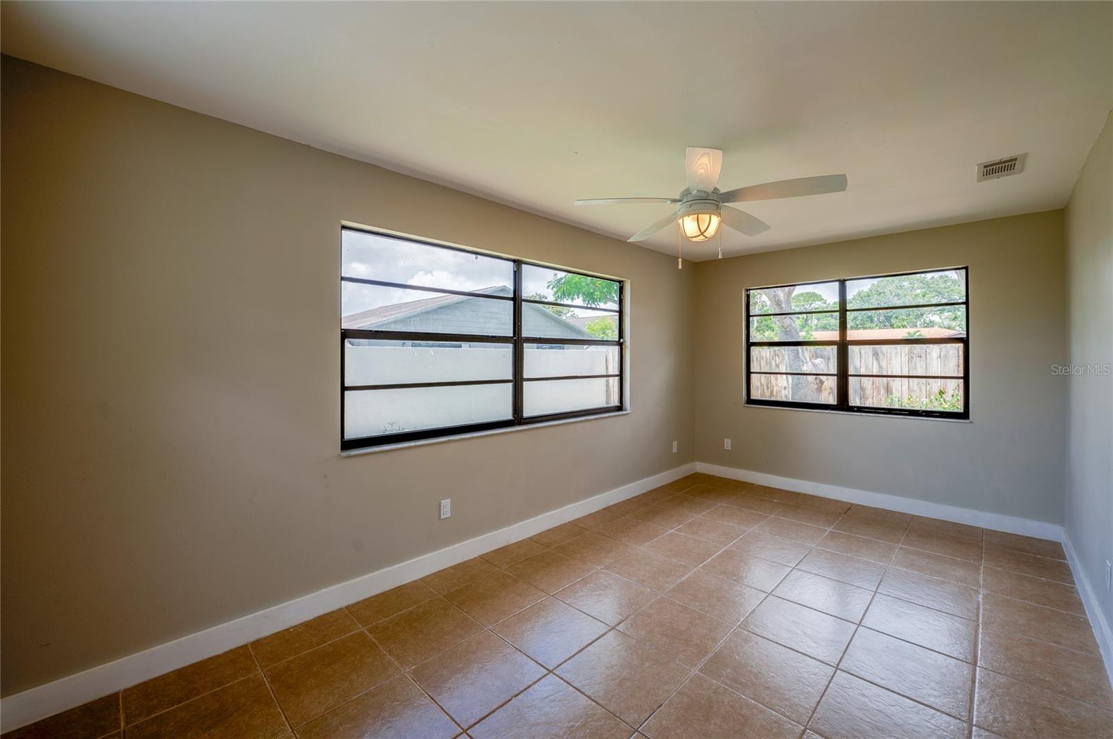 Image 16 of 40 For 410 Sea Hawk Court