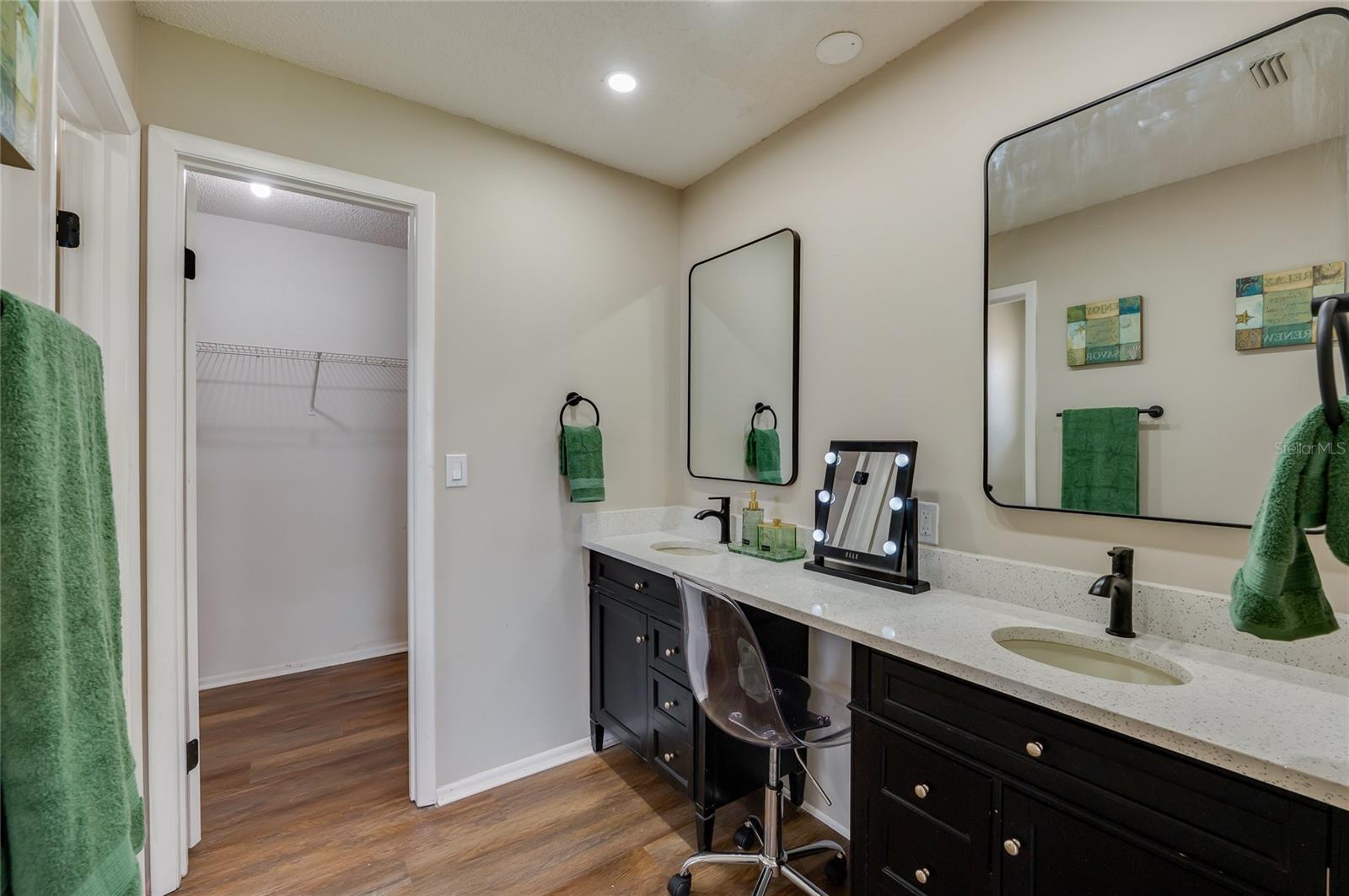 Image 21 of 40 For 410 Sea Hawk Court