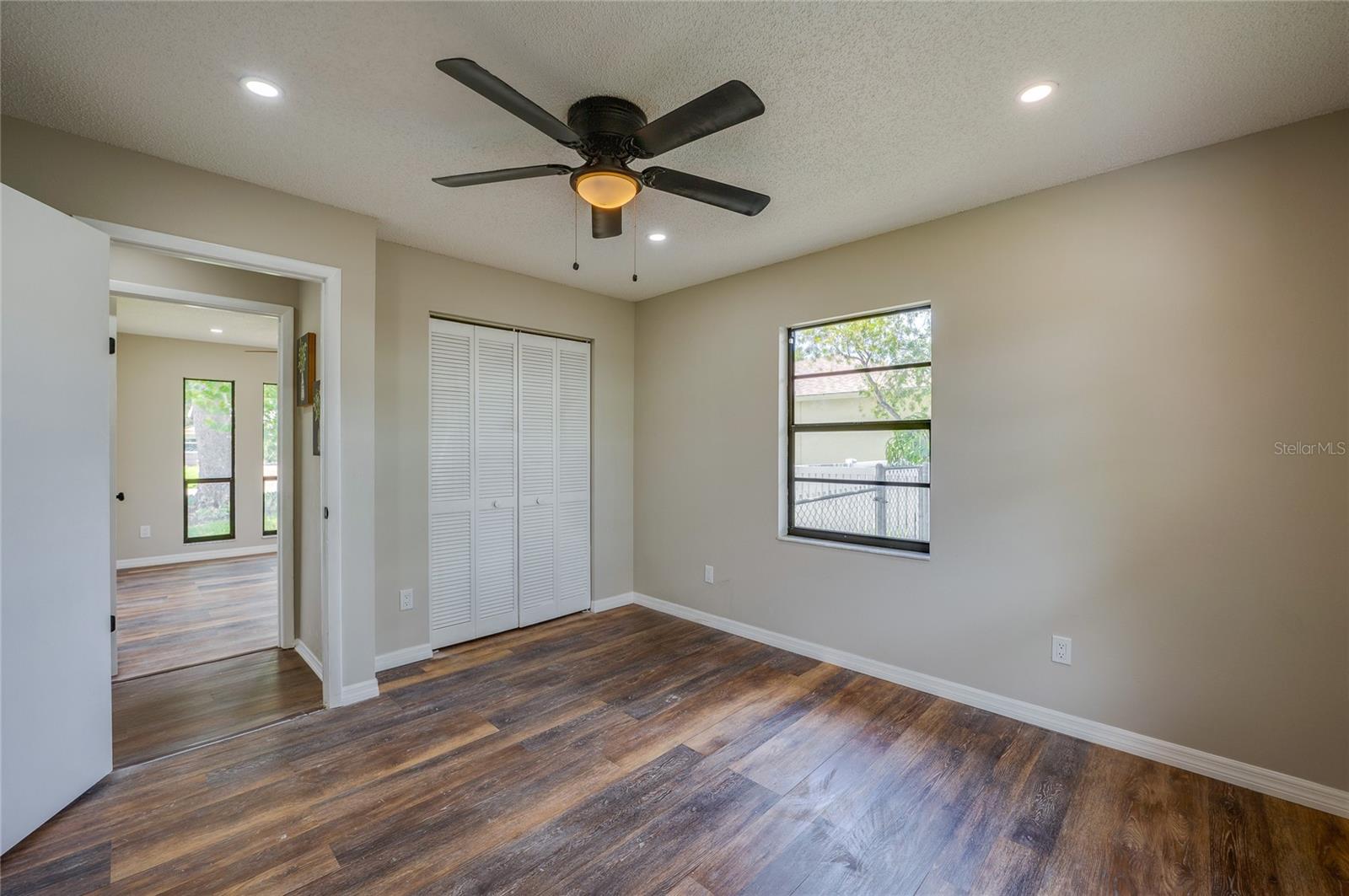Image 28 of 40 For 410 Sea Hawk Court