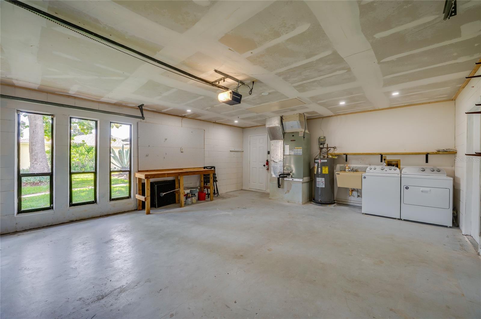 Image 30 of 40 For 410 Sea Hawk Court