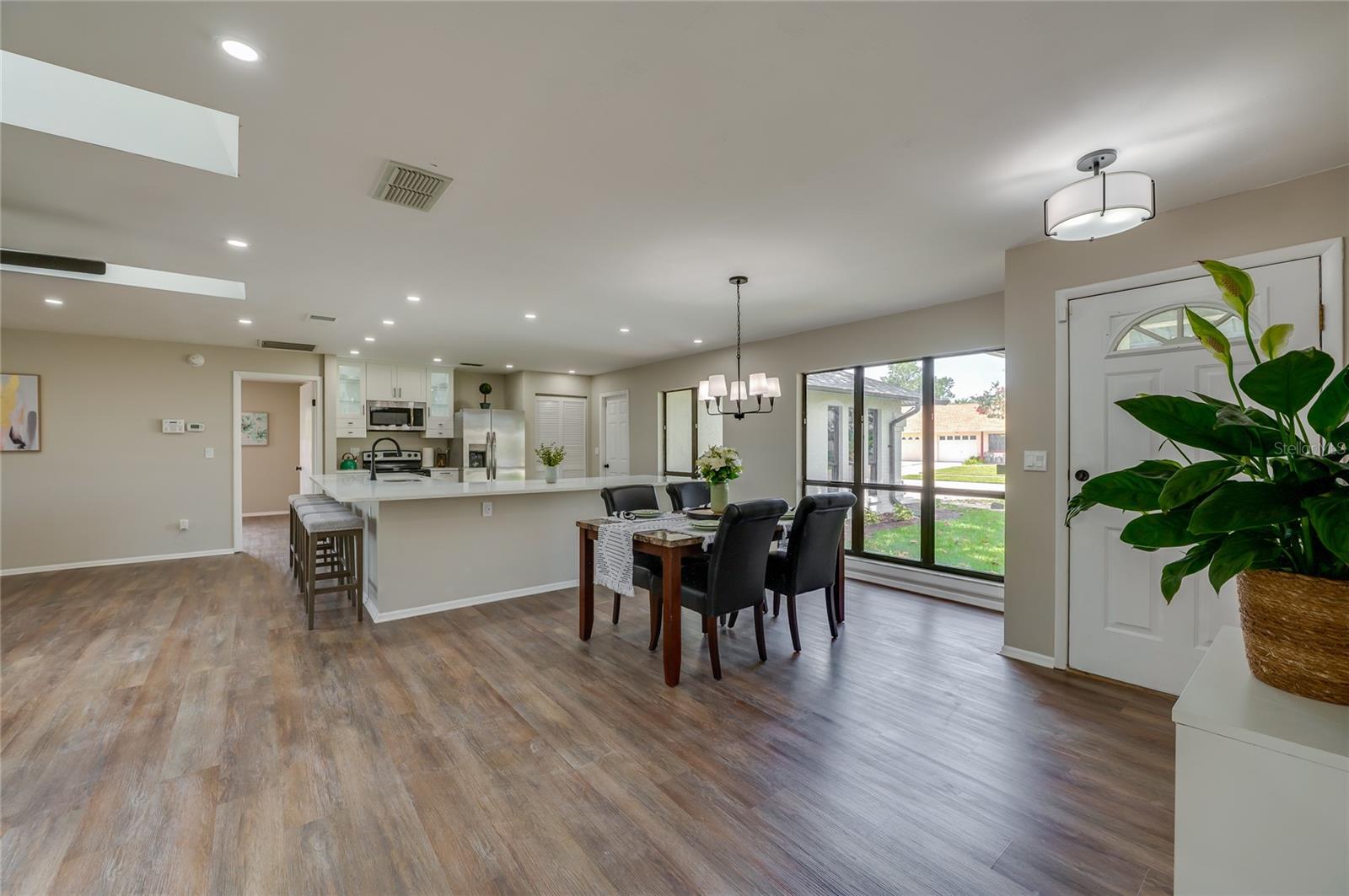 Image 9 of 40 For 410 Sea Hawk Court