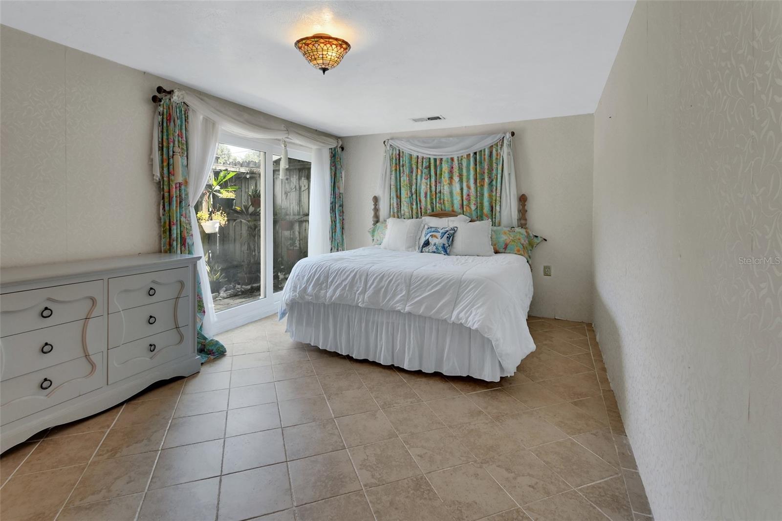 Image 11 of 36 For 218 Ridgewood Avenue
