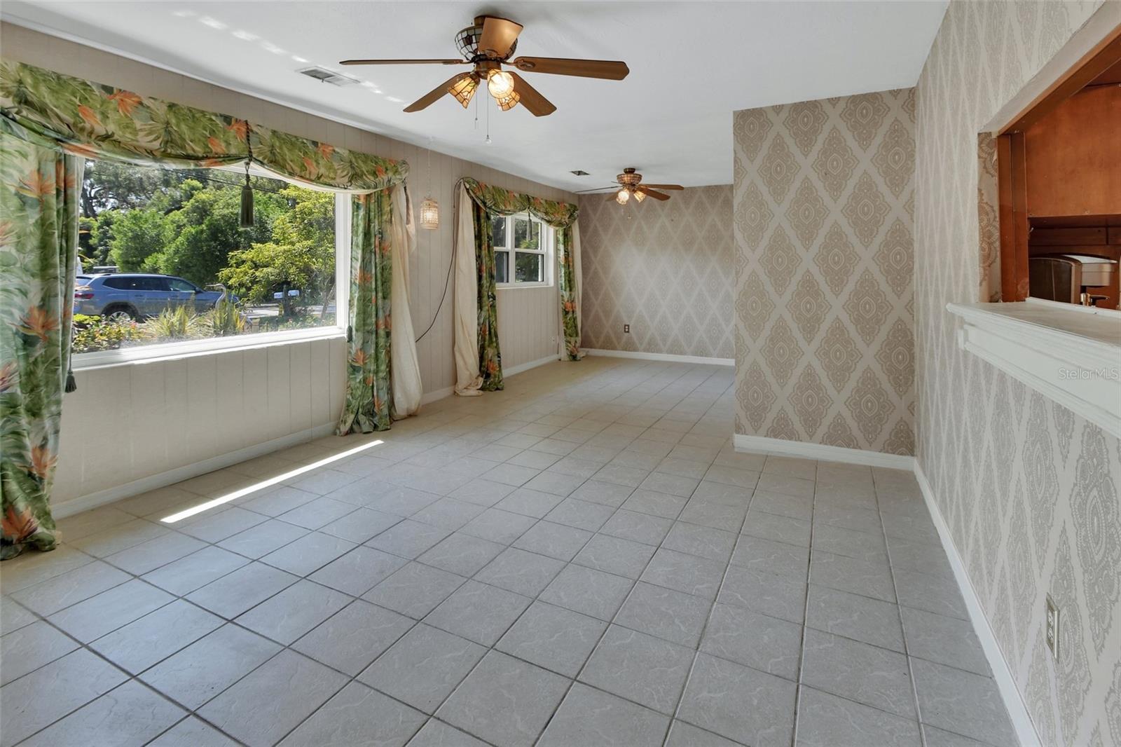 Image 4 of 36 For 218 Ridgewood Avenue