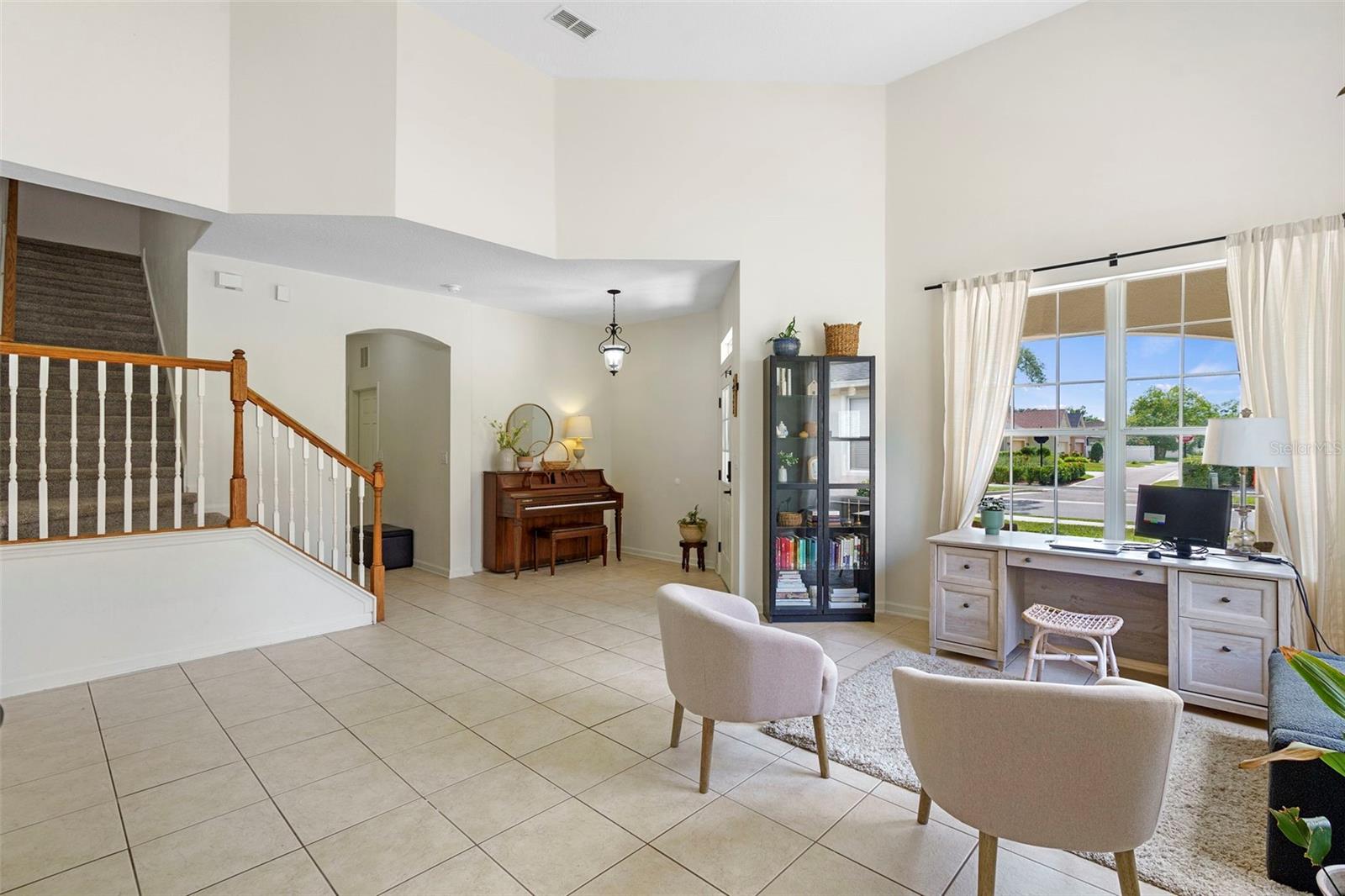 Image 13 of 65 For 505 Ravenshill Way