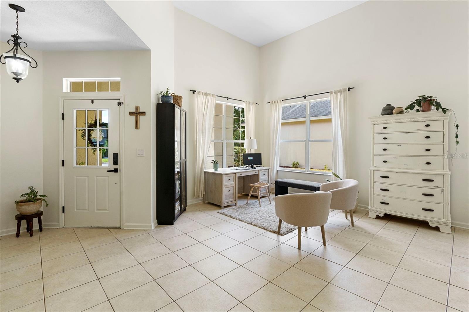 Image 14 of 65 For 505 Ravenshill Way