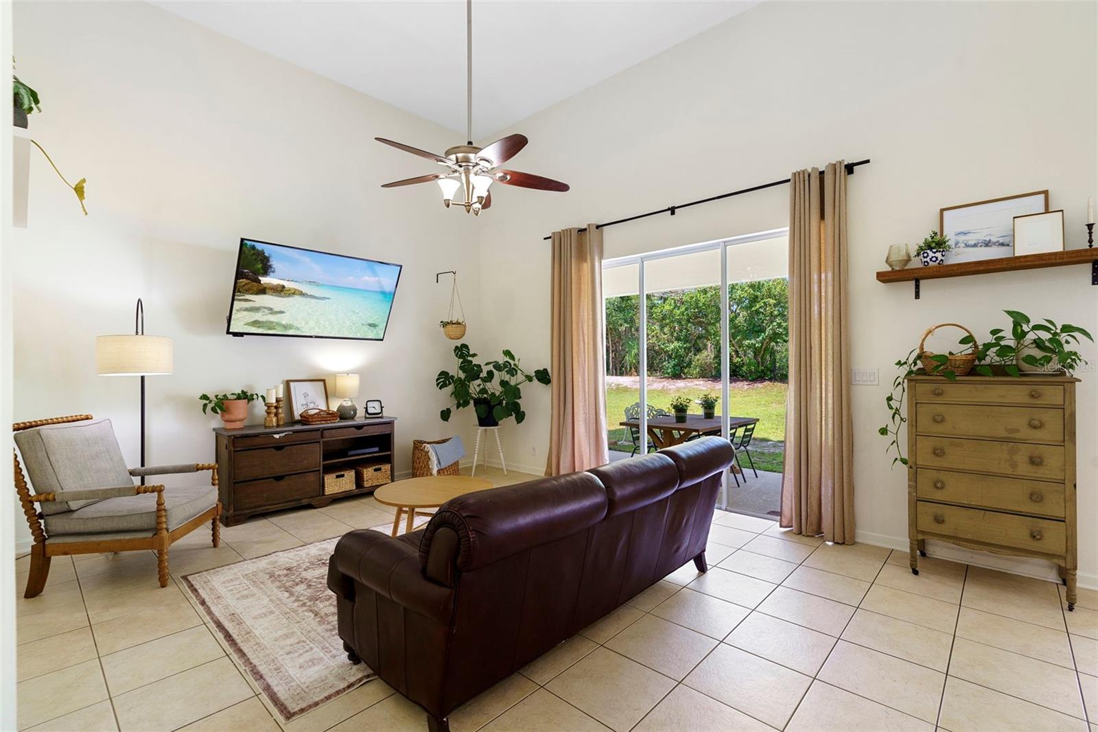 Image 22 of 65 For 505 Ravenshill Way
