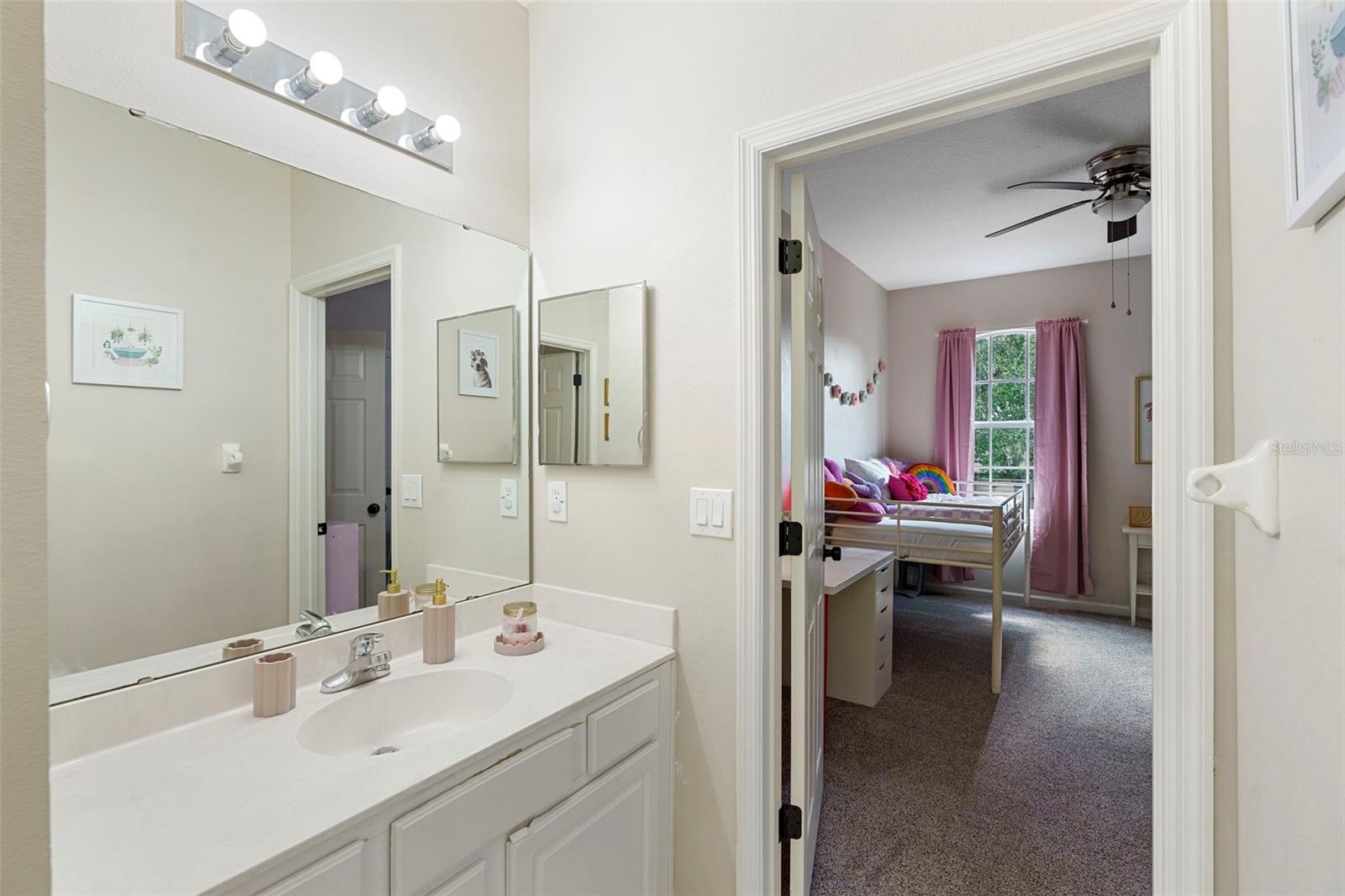 Image 38 of 65 For 505 Ravenshill Way