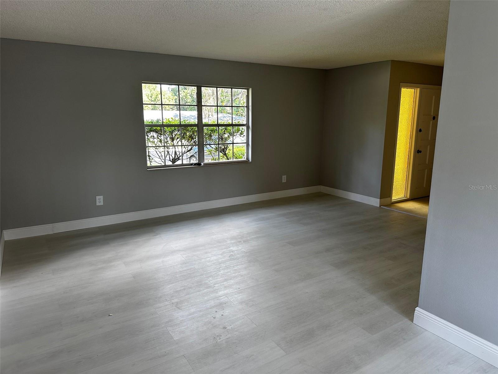 Image 3 of 14 For 8622 Veridian Drive