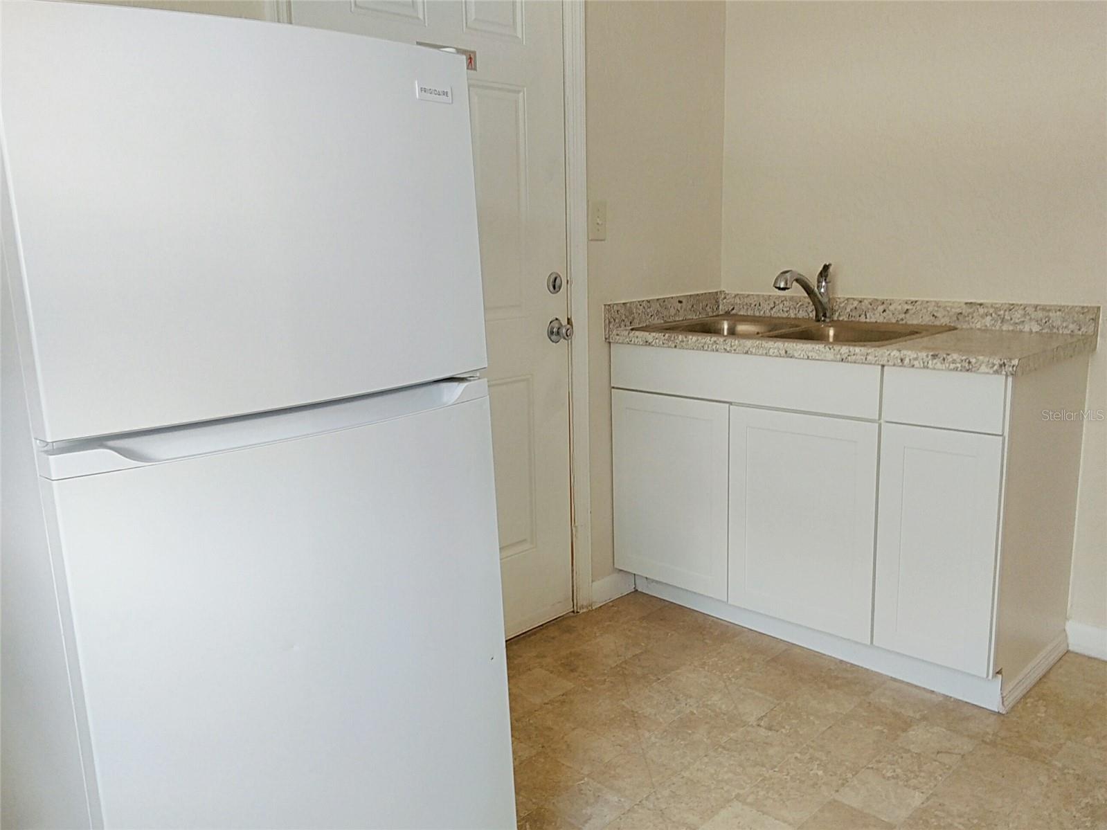 Image 23 of 27 For 602 Spring Garden Avenue