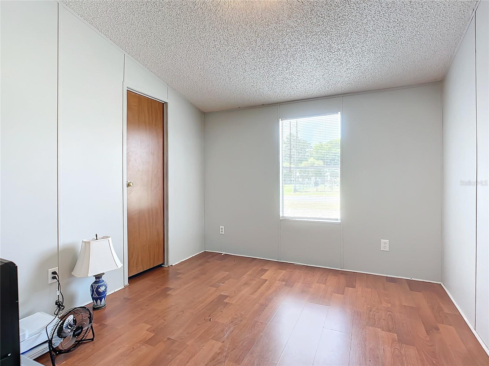 Image 26 of 46 For 24848 Drive No 1