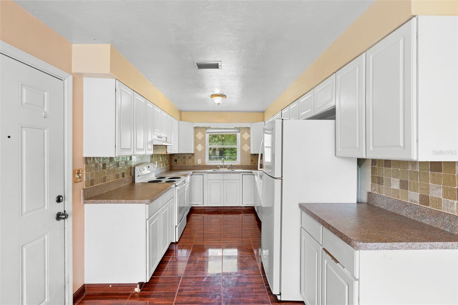 Image 11 of 51 For 1890 Alameda Drive