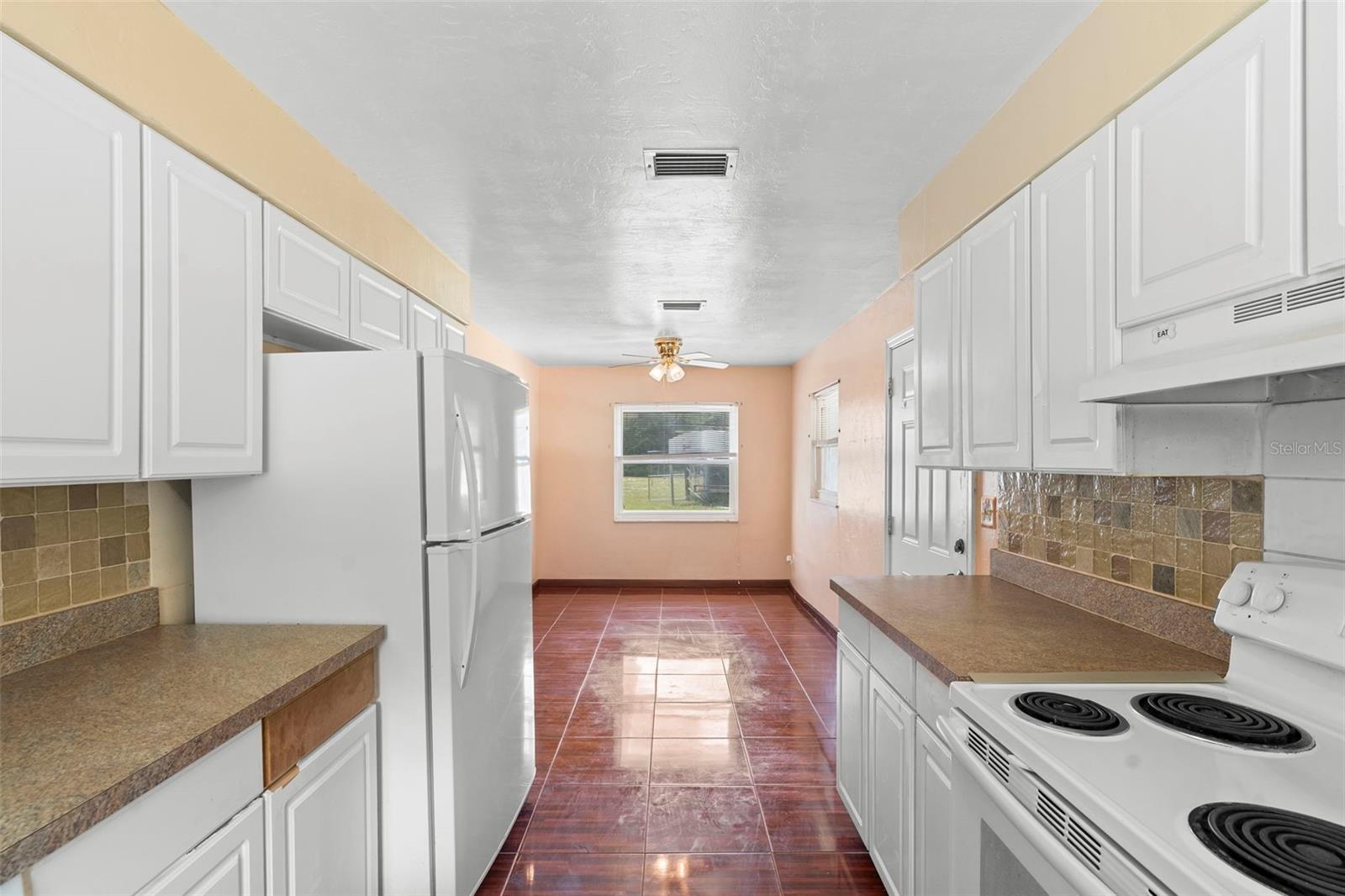 Image 14 of 51 For 1890 Alameda Drive