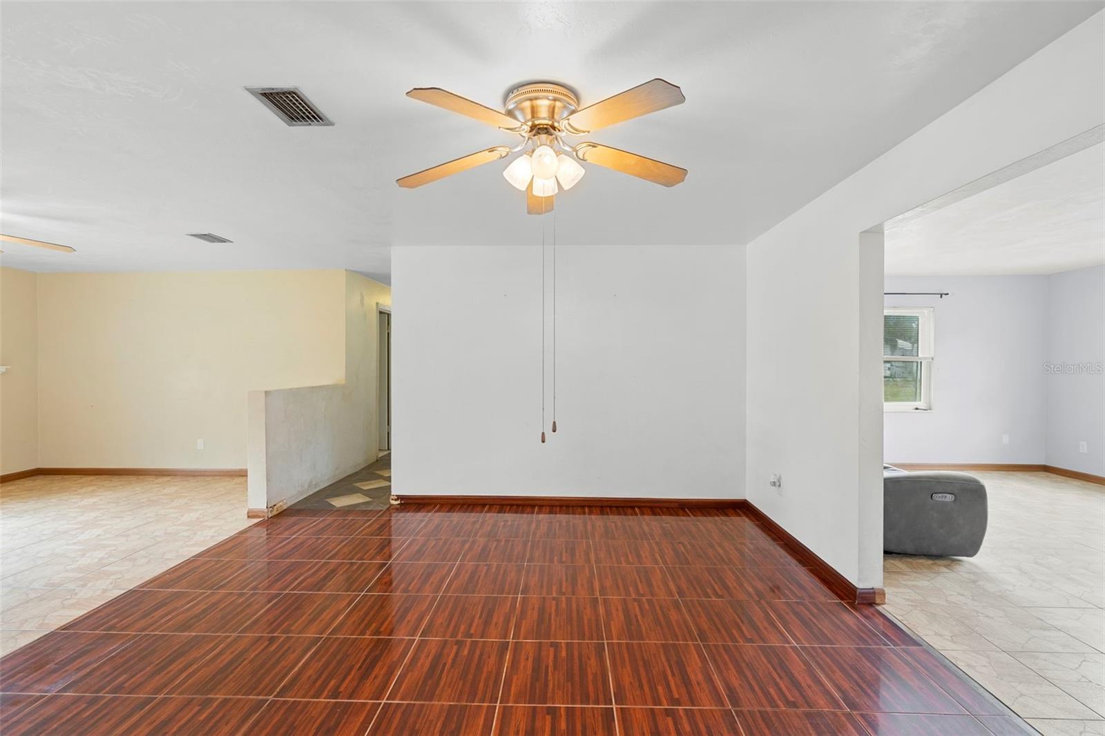 Image 9 of 51 For 1890 Alameda Drive