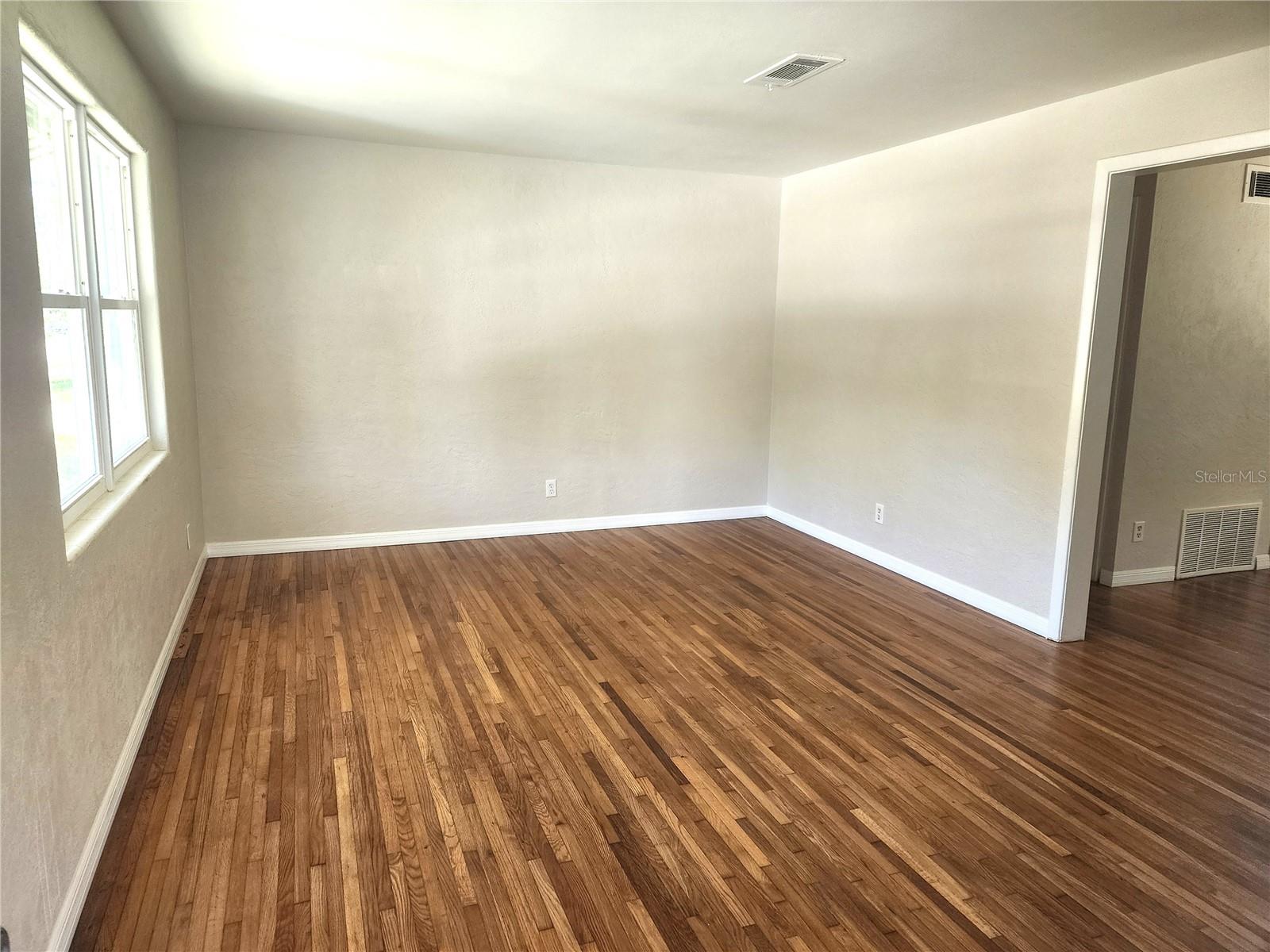 Image 2 of 8 For 554 Miriam Avenue