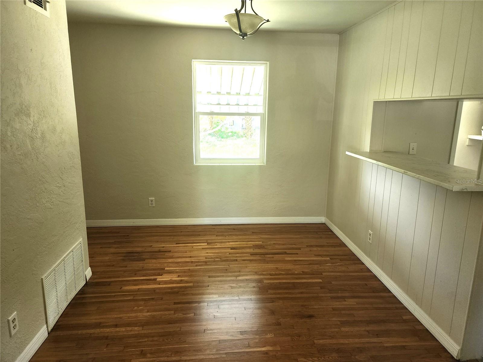 Image 3 of 8 For 554 Miriam Avenue