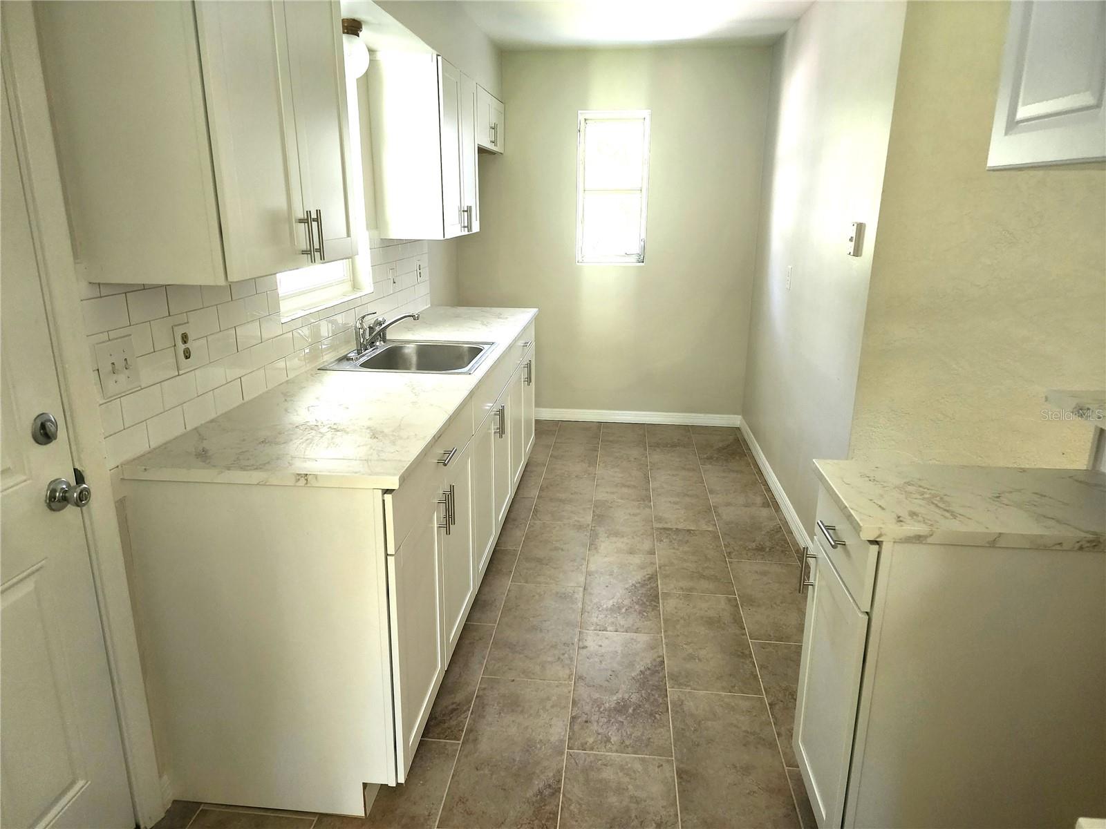 Image 4 of 8 For 554 Miriam Avenue