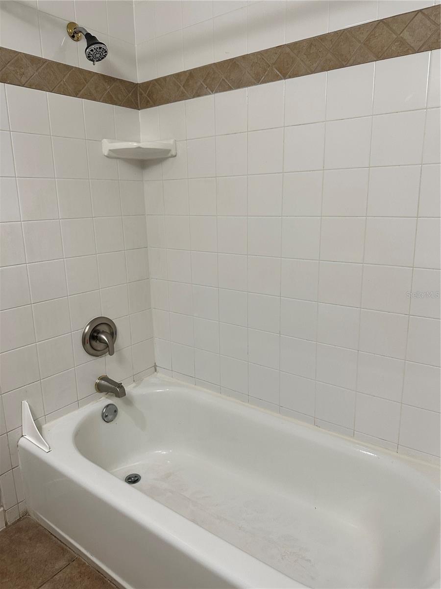 Image 7 of 10 For 100 Kentucky Avenue F7