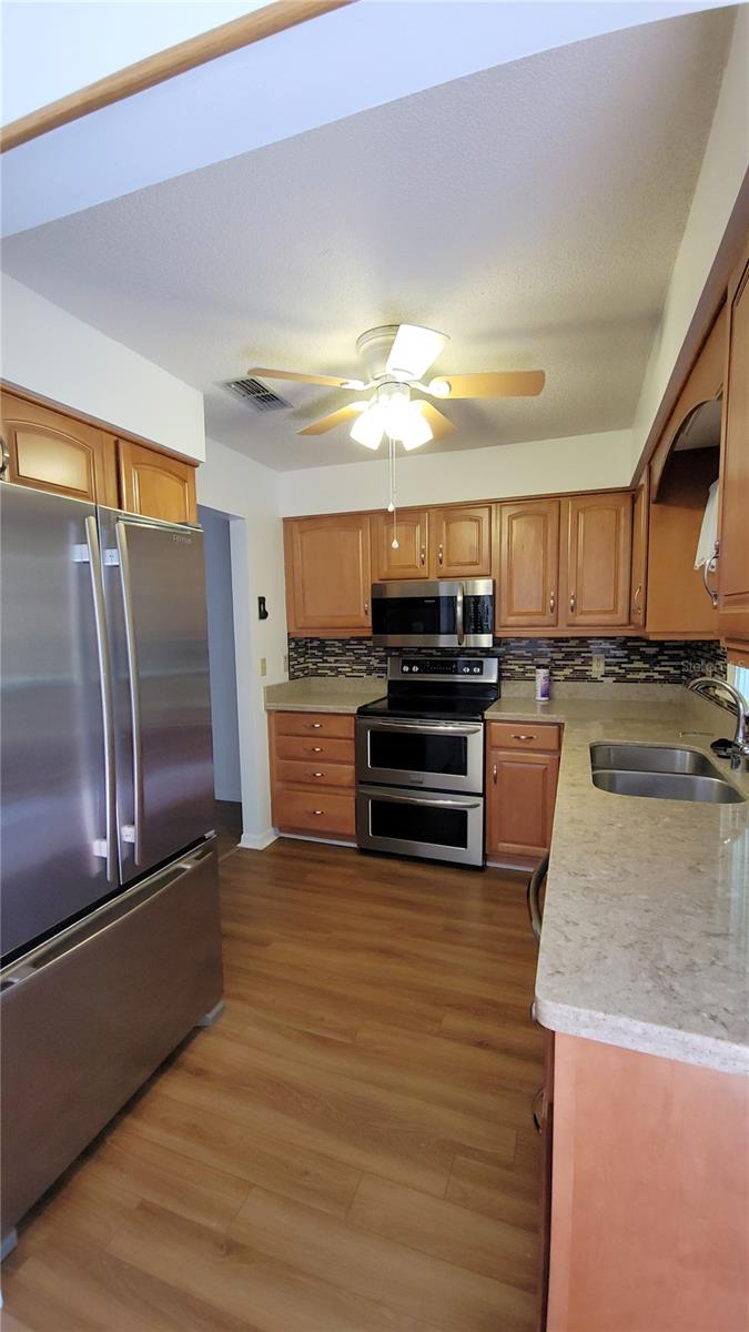 Image 5 of 28 For 101 Grand Plaza Dr  H6