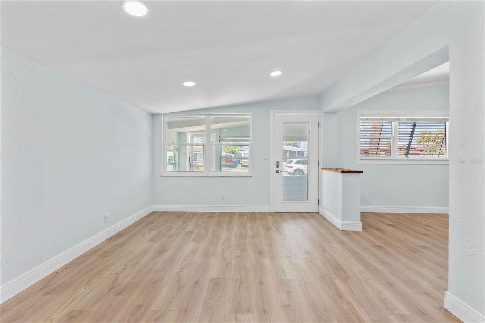 Image 11 of 51 For 108 Essex Drive