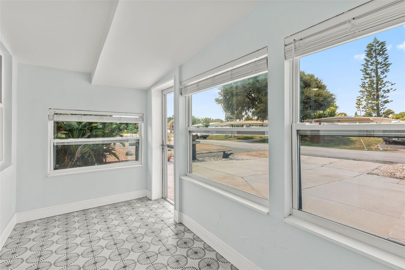 Image 9 of 51 For 108 Essex Drive