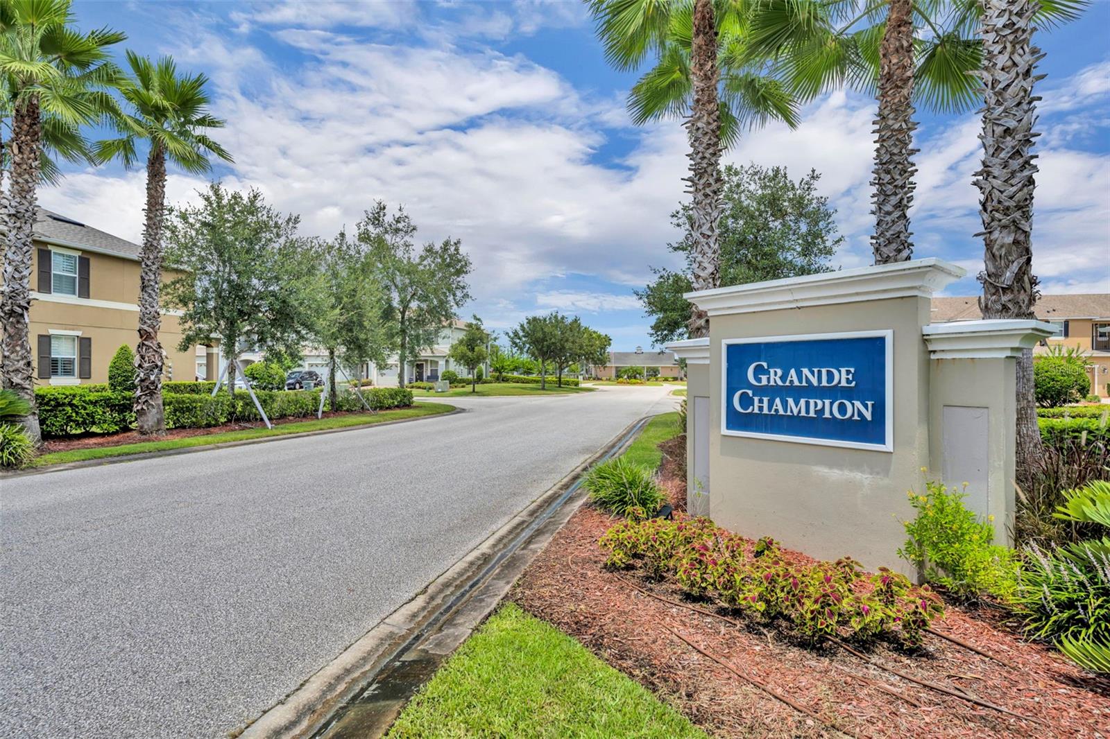 Image 33 of 53 For 121 Grande Berwick Court