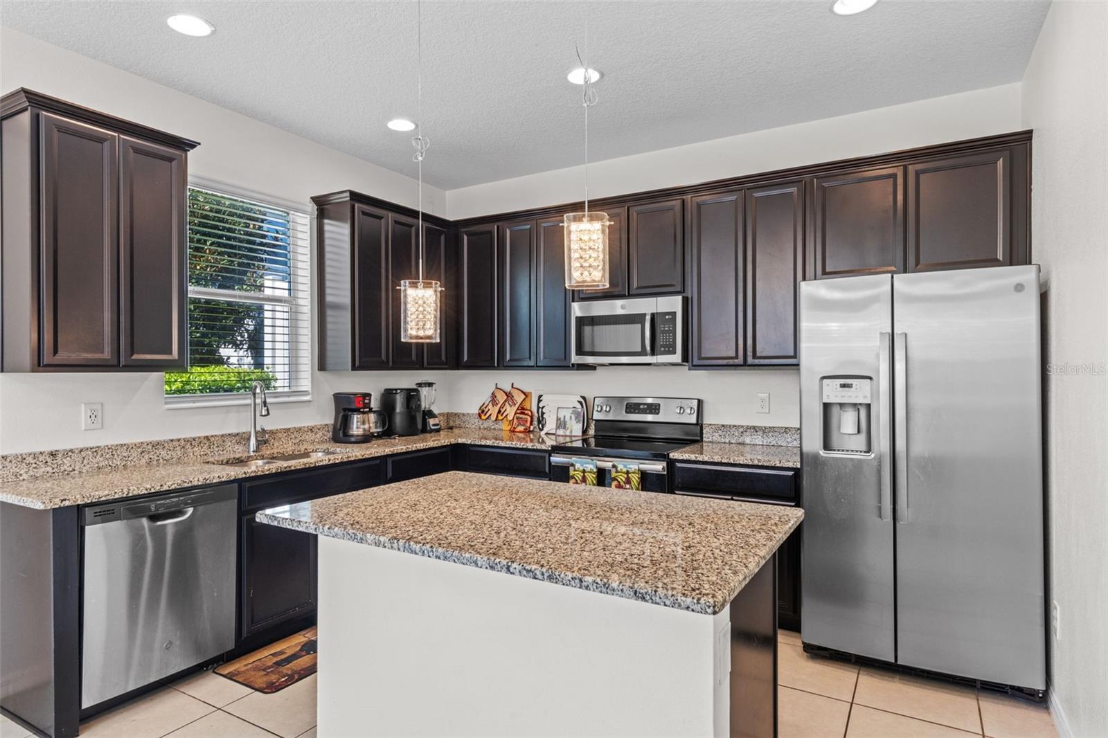 Image 10 of 33 For 978 10th Street