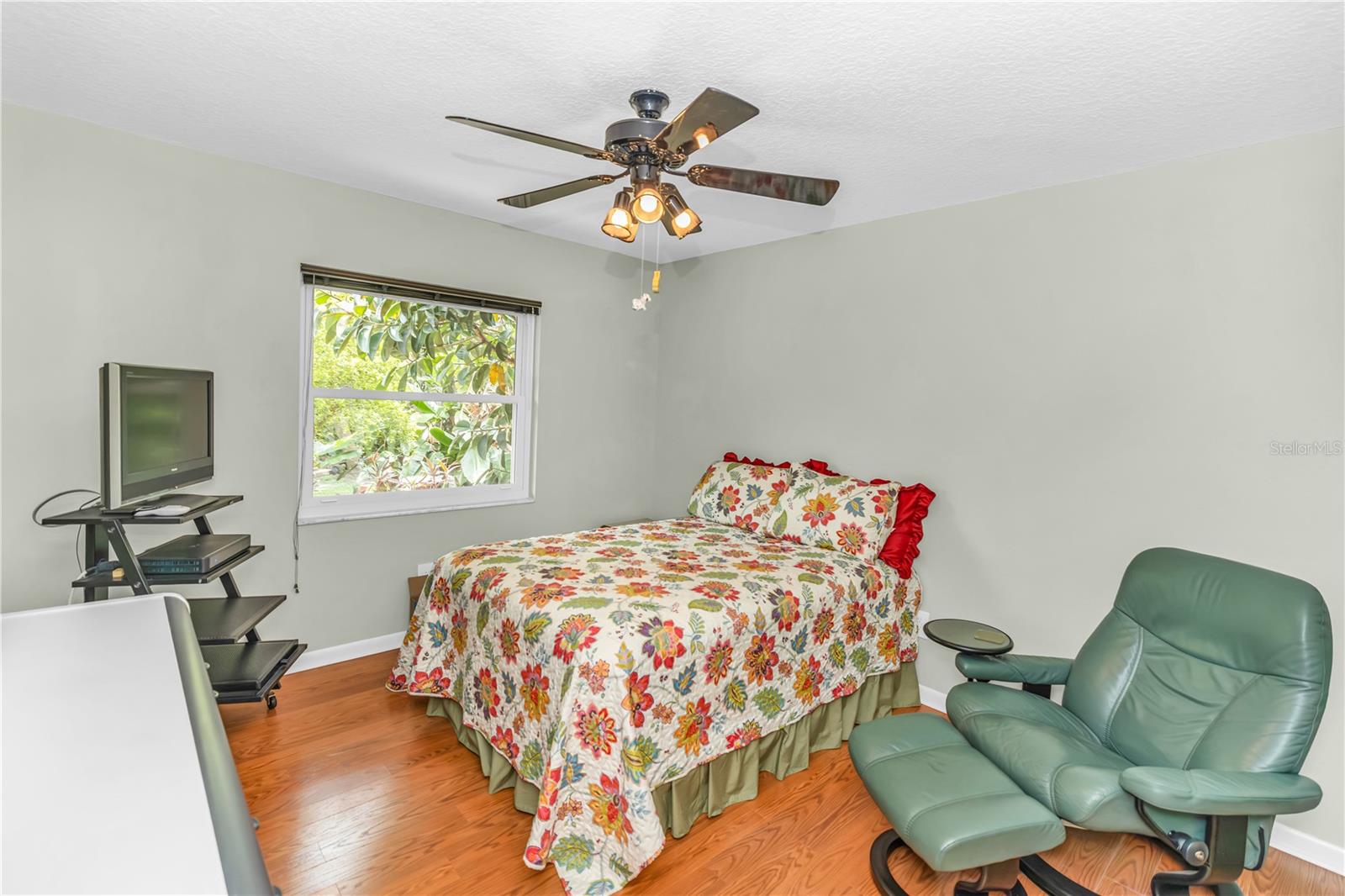 Image 14 of 29 For 1221 Arden Street